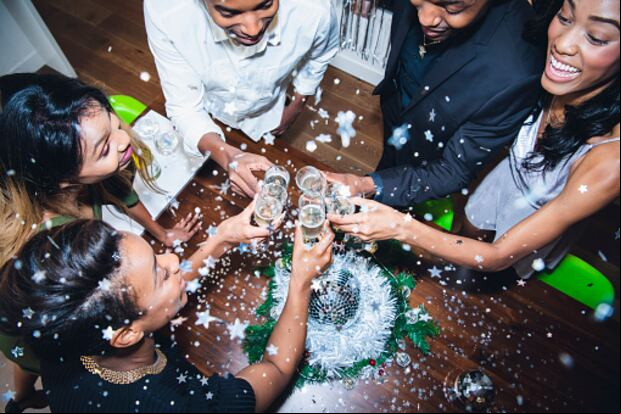 Feliz Año Nuevo 2025: imágenes alusivas para dedicar en redes socales a tus familiares y amigos