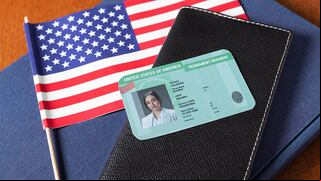 USCIS: pasos a seguir para que cónyuges e hijos indocumentados soliciten la Green Card