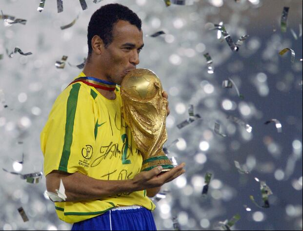 Cafú es el único jugador en la historia que ha disputado tres finales consecutivas de la Copa del Mundo, ganando en 1994 (Estados Unidos) y 2002 (Korea-Japón), y siendo subcampeón en 1998 (Francia). (Foto: AFP)