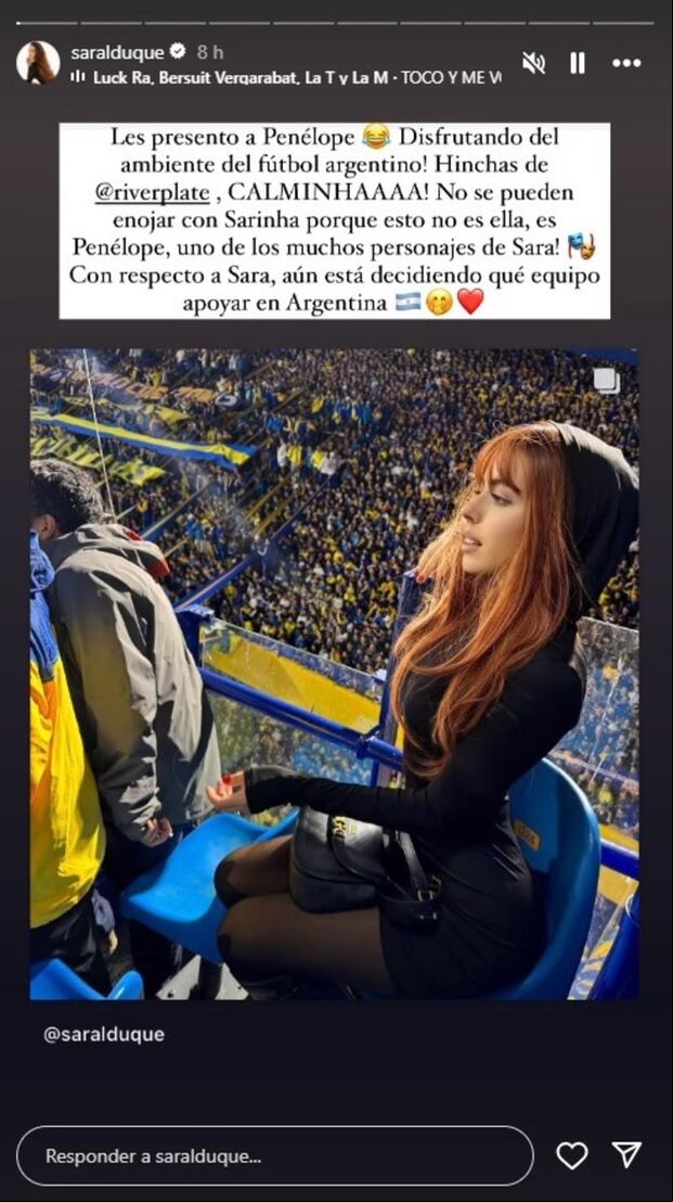 Sara Duque no sabe a quién alentar en el Clásico de Argentina: River o Boca.