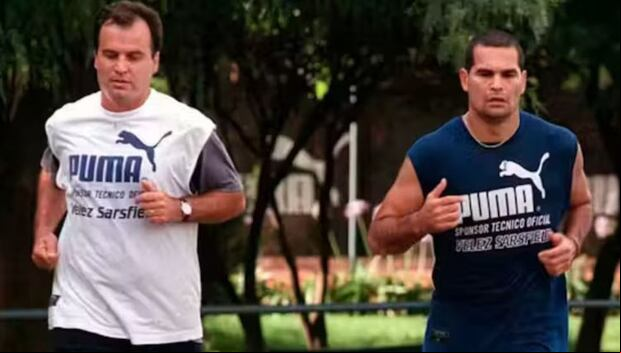 José Luis Chilavert fue dirigido por Marcelo Bielsa en Vélez, durante la temporada 1997-1998.