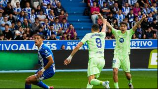 Barcelona le ganó 3-0 a Alavés con hat-trick de Lewandowski: goles y video de resumen