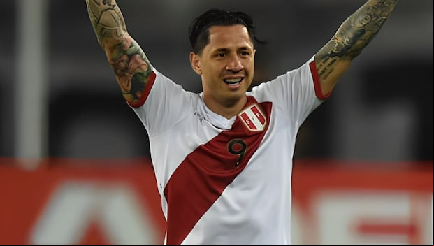 Gianluca Lapadula marcó el último gol oficial de un delantero con la Selección Peruana. (Foto: Getty Images)