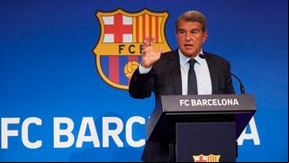 Barcelona necesita vender a una estrella y Arabia Saudí lanza oferta de 80 millones: ¿aceptará Laporta?