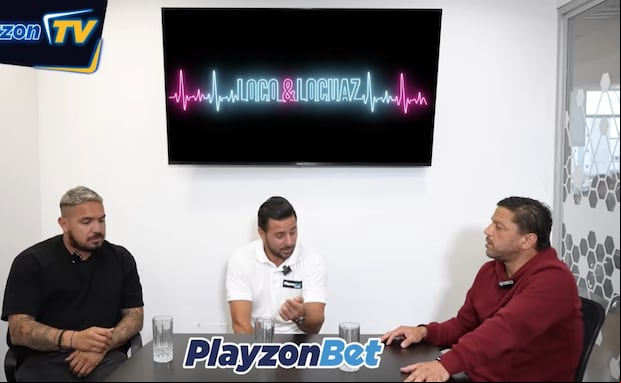 Claudio Pizarro con Juan Vargas en un podcast de una casa de apuestas.