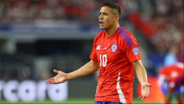 Alexis Sánchez tiene 166 partidos con Chile y 50 goles anotados. (AFP)
