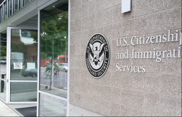 USCIS es una agencia federal que supervisa la inmigración legal a los Estados Unidos (Foto: EFE)