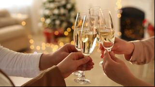 50 frases de Feliz Año Nuevo 2025: mensajes y saludos para enviar a familiares y amigos por WhatsApp