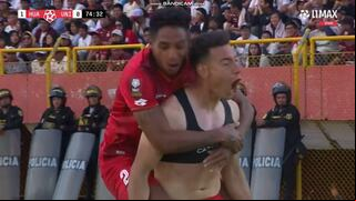 ¡Cabezazo matador! Gol de Lucas Cano para el 1-0 de Sport Huancayo vs. Universitario